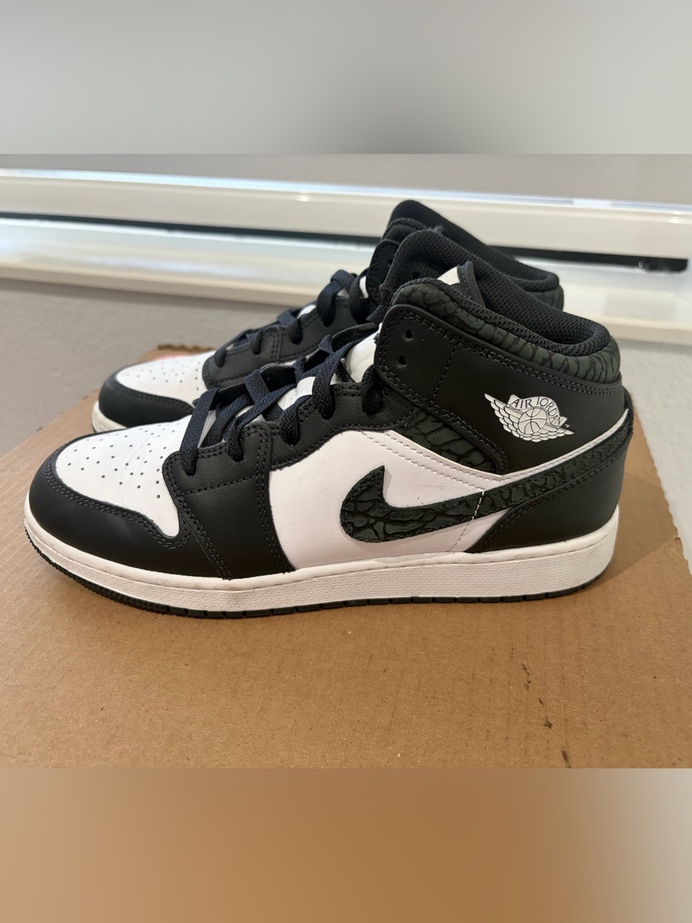 Big Kid's Nike Jordan 1 Mid SE Panda Elephant in Black and White